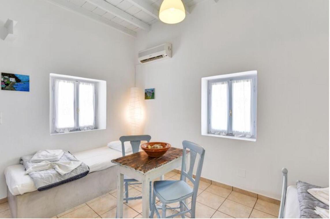 Traditional Cycladic House Трипити Екстериор снимка